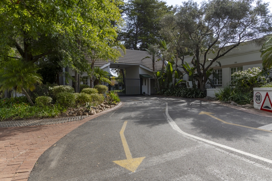 1 Bedroom Property for Sale in Onder Papegaaiberg Western Cape